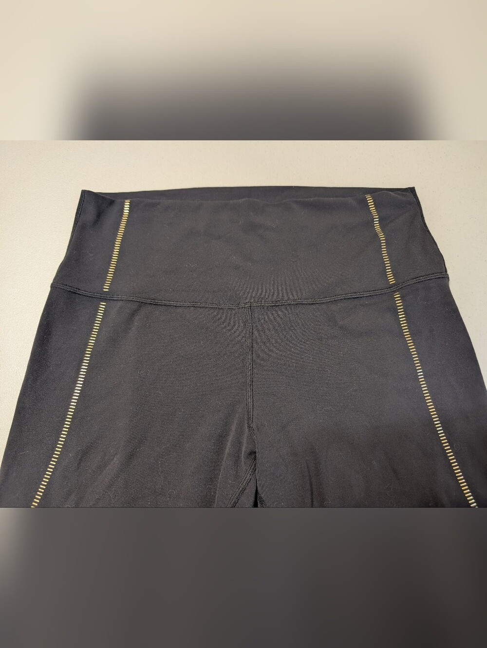 Lululemon size 12 Align leggings with gold - Picture 2 of 8